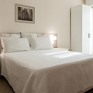 https://appartamento-via-acquati-12-monolocale-1.it-lombardy.com