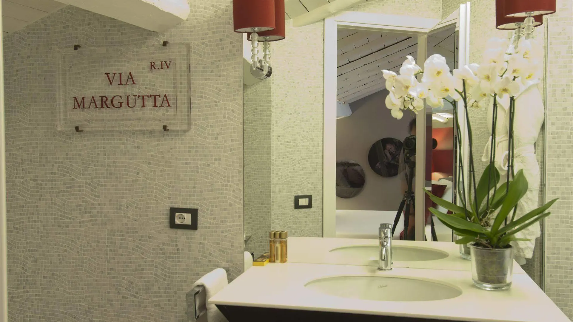 Bdb Rooms Margutta Rome Italy